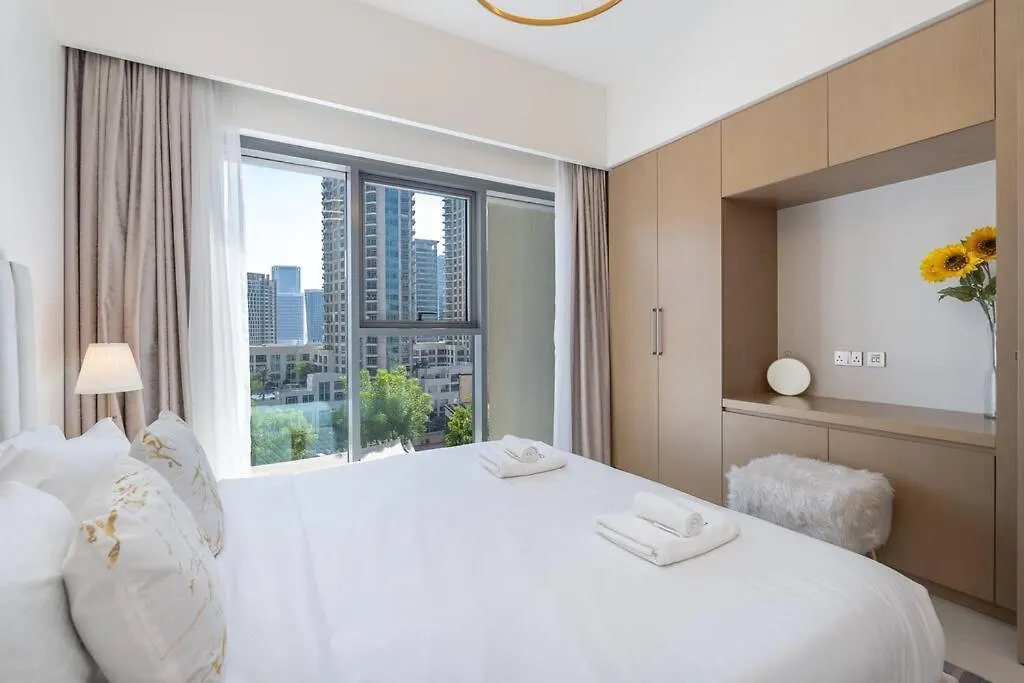 アパート Stylish Urban Living - 1-Bedroom In Burj Royale ドバイ